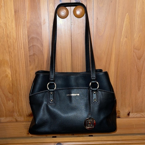 Liz Claiborne Black Purse. Center zip, very roomy. Never been used. - Picture 1 of 12